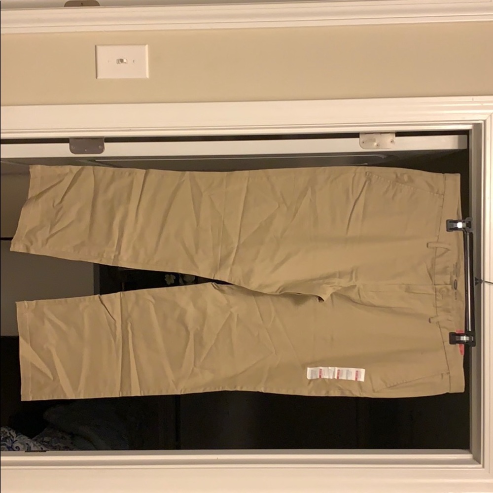 Men’s Old Navy Ultimate Straight Khakis Size 40x32